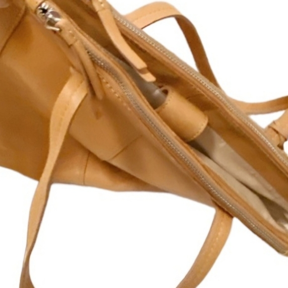 GUC~”Uniquely Crafted” by Artisans in India Leather Shoulder Bag, Quiet Luxury - Picture 8 of 13